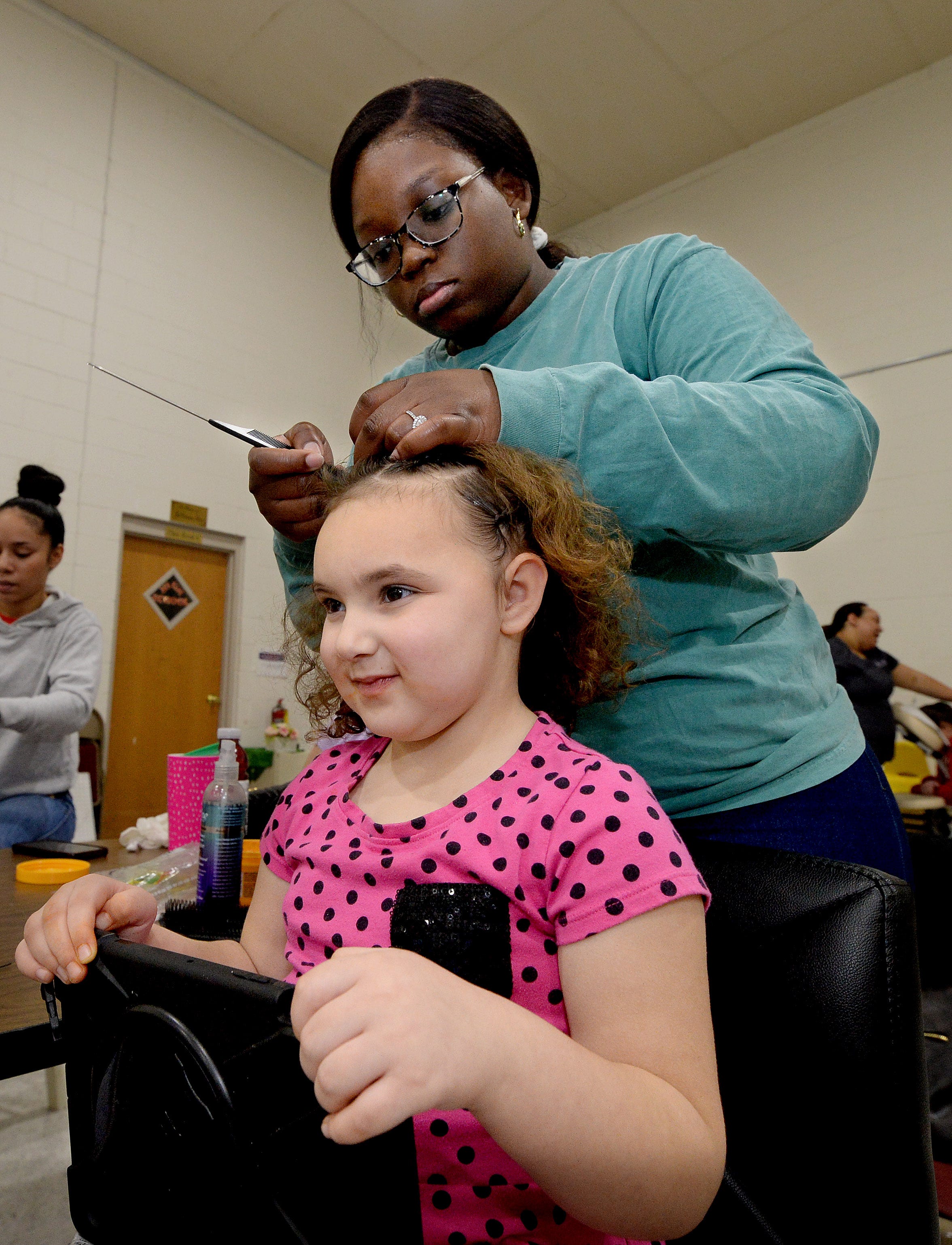 Girls Glory offers free hair braiding services and techniques