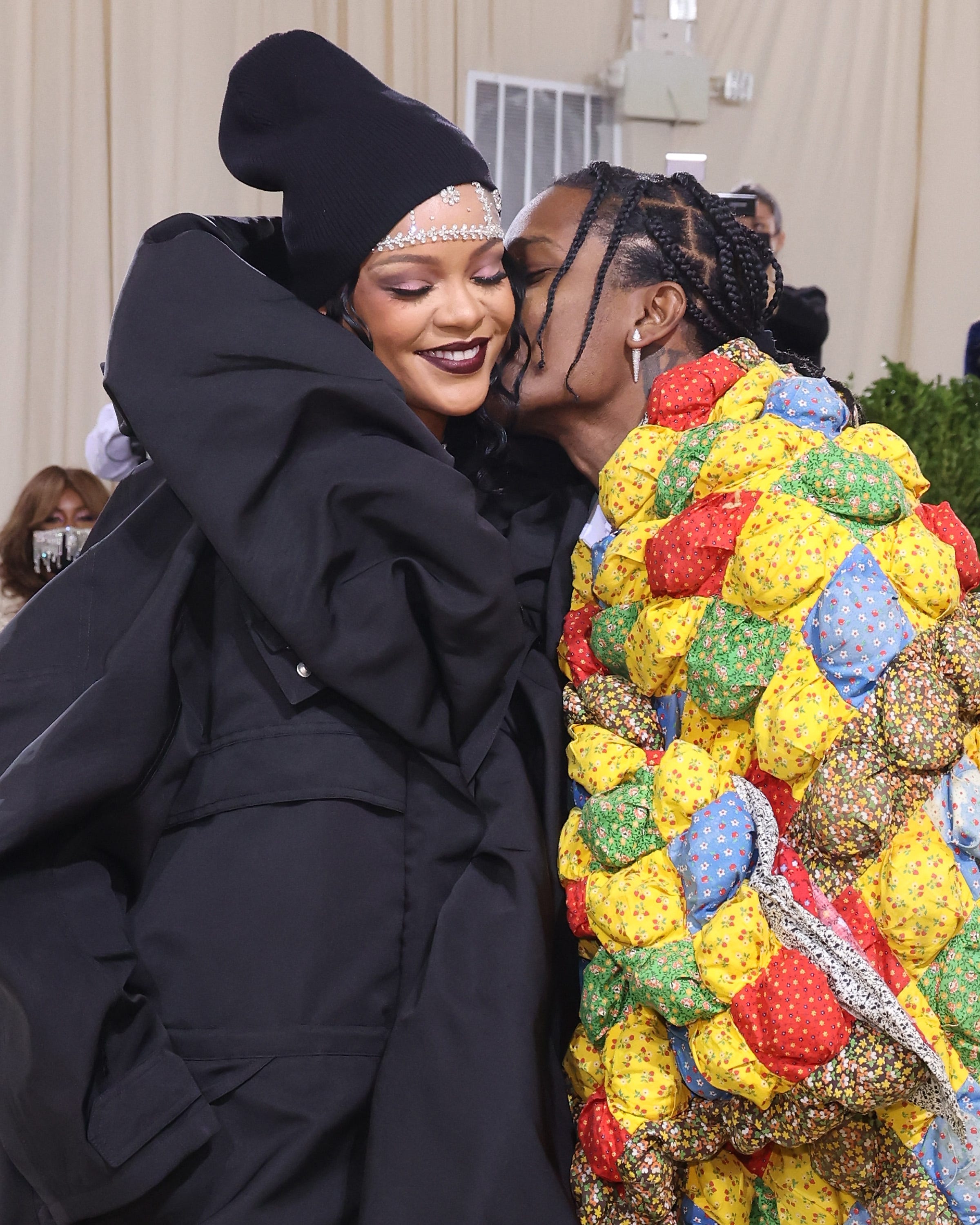 Breaking rihanna