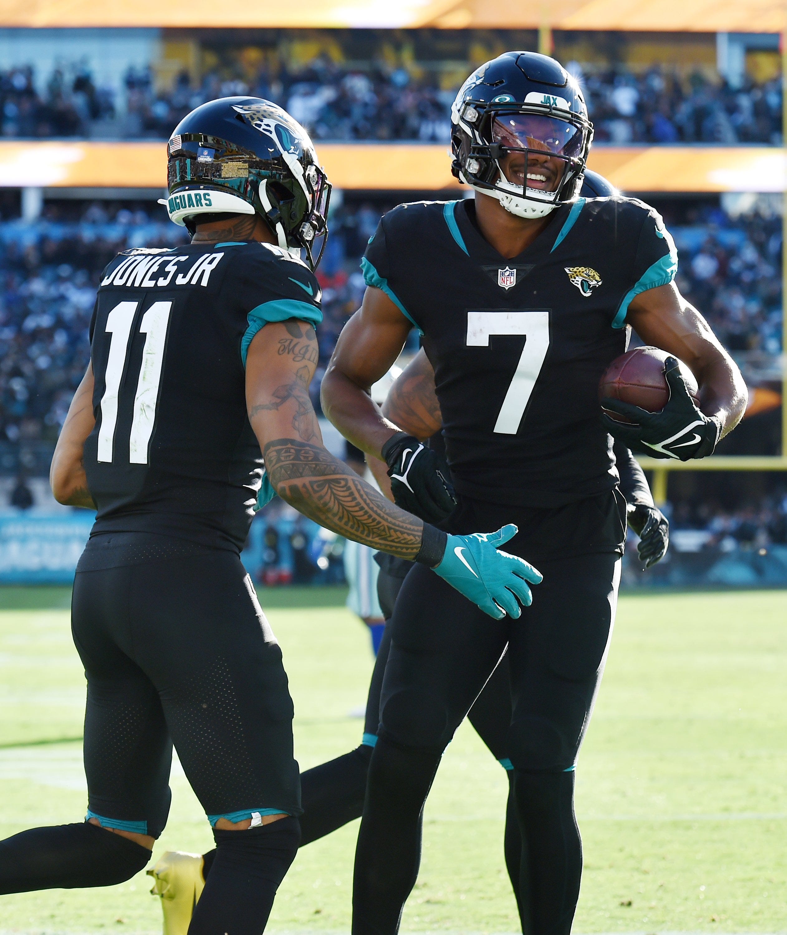 Jacksonville Jaguars receiver Zay Jones has career day vs. Dallas Cowboys