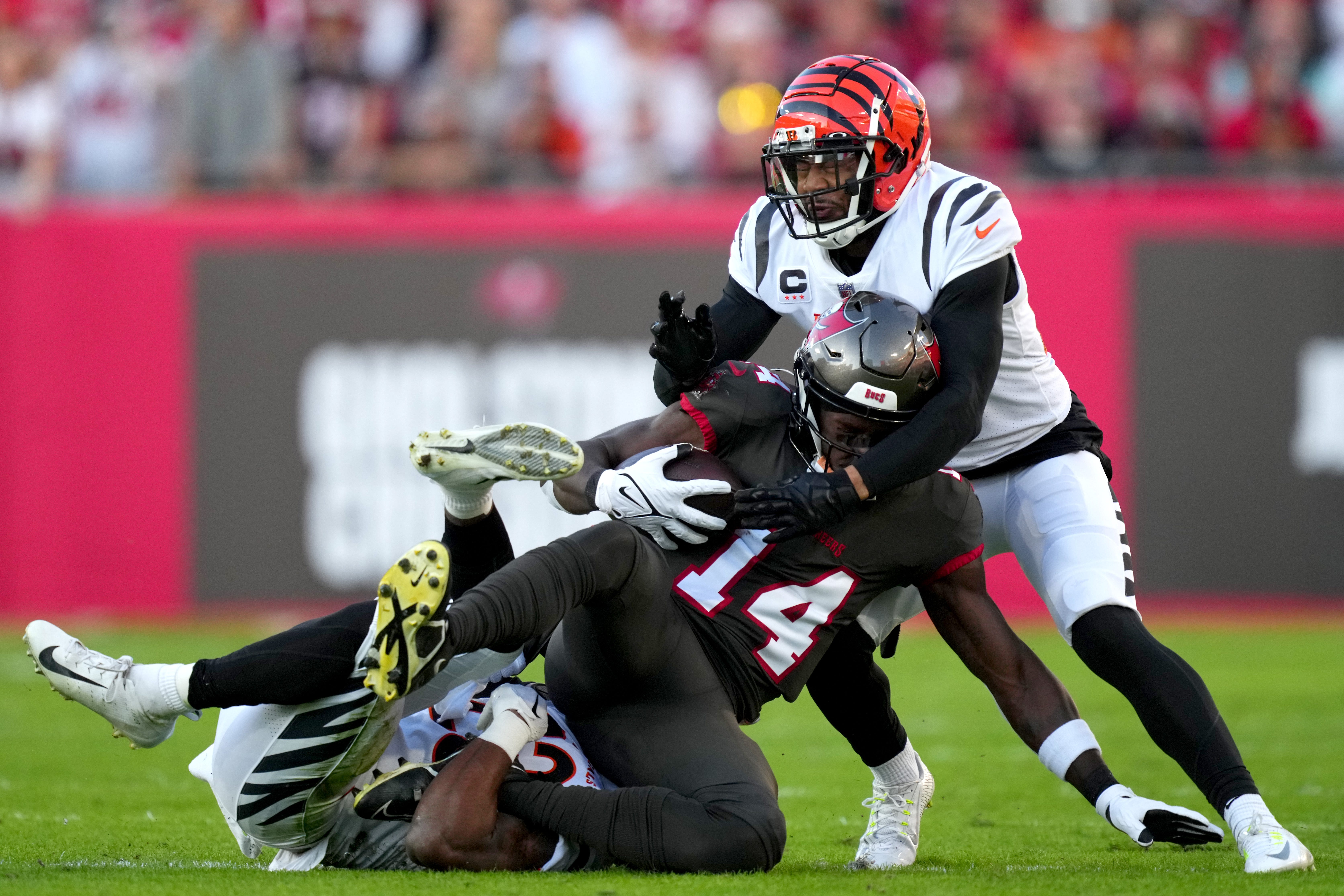 Adjustment worked for Cincinnati Bengals' cornerbacks vs. Tom Brady