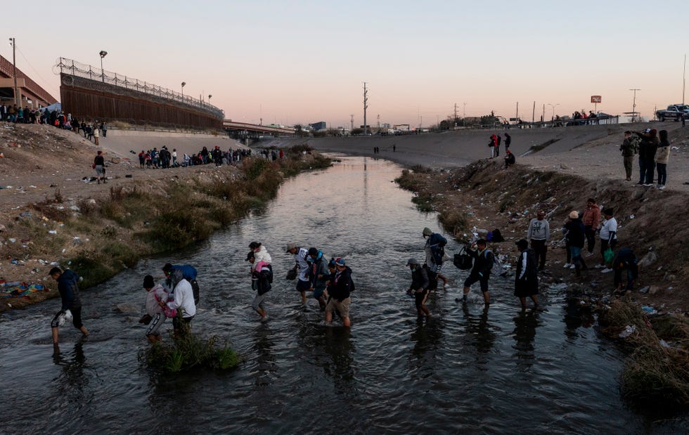 El Paso braces for migrant disaster as Title 42 hits Supreme Courtroom El Paso braces for migrant disaster as Title 42 hits Supreme Courtroom