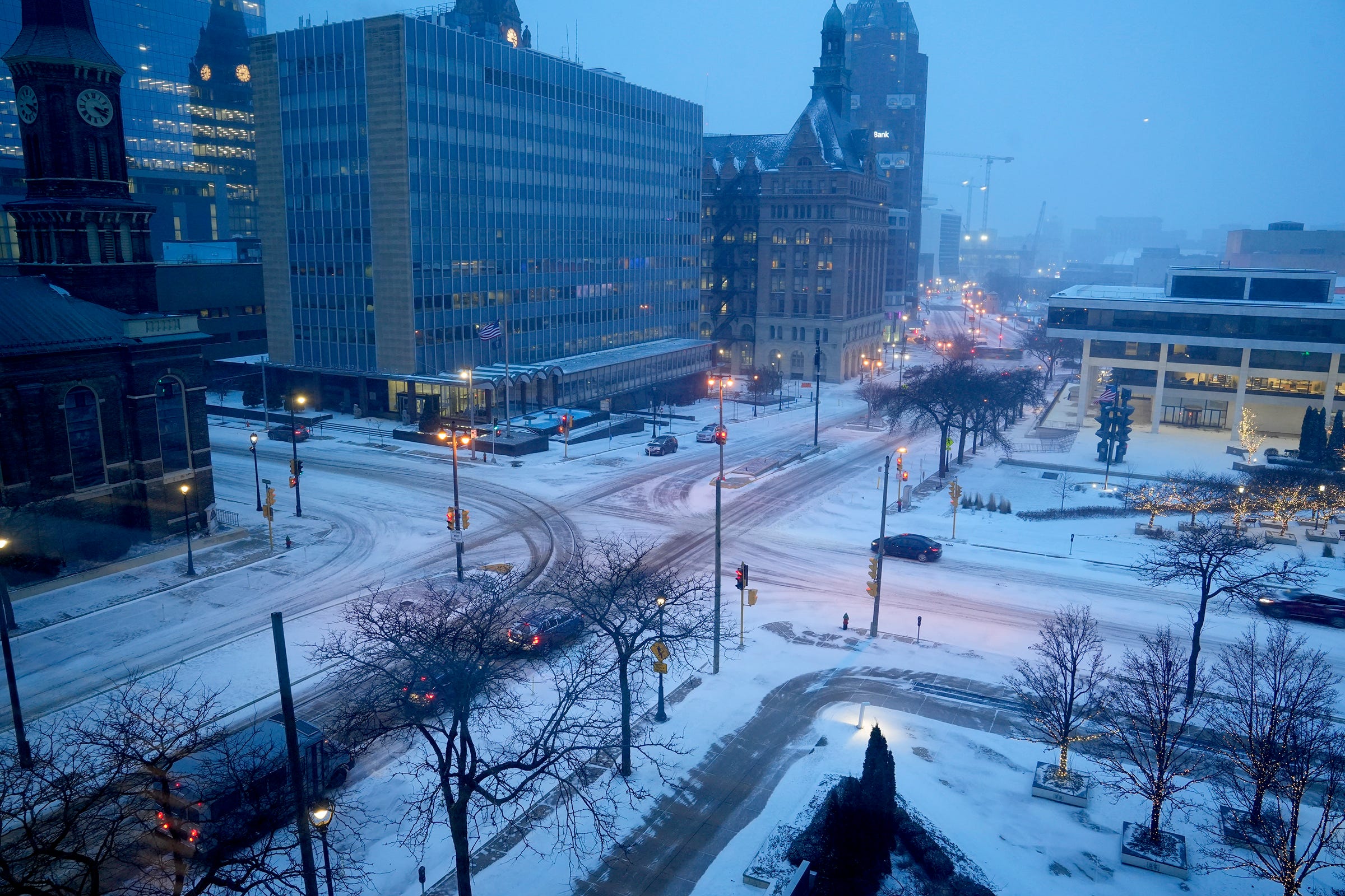 Time lapse of the Dec. 22 winter storm in downtown Milwaukee Flipboard
