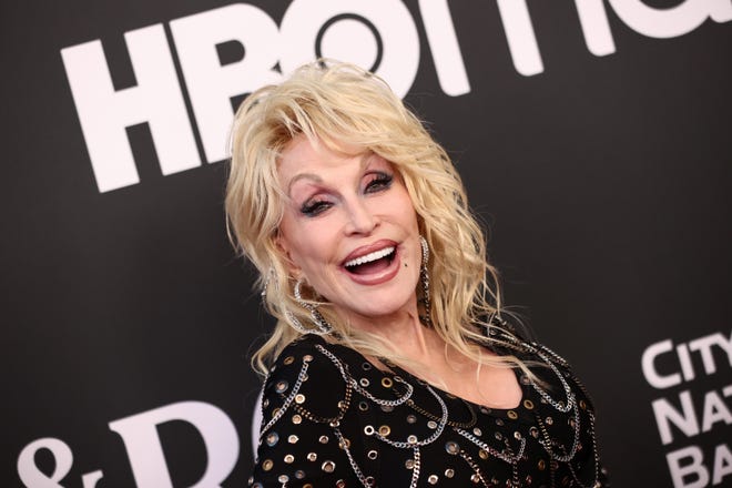 Dolly Parton anuncia nuevo libro ‘My Life in Rhinestones’ para octubre