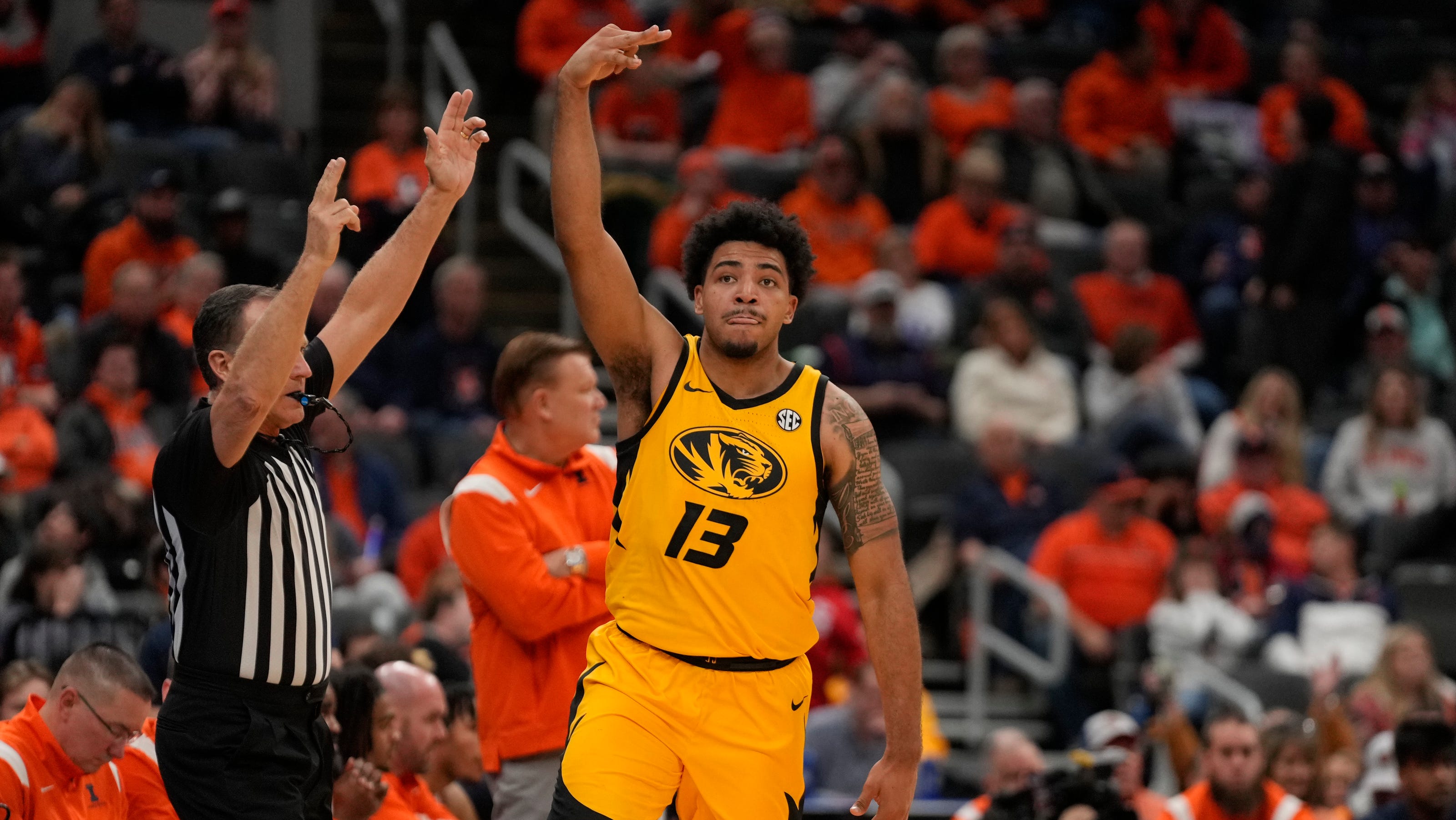 Missouri basketball upsets Illinois in Braggin' Rights Game
