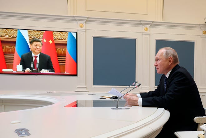 Putin, Xi berjanji menjalin hubungan yang lebih erat saat Rusia membombardir Ukraina lagi