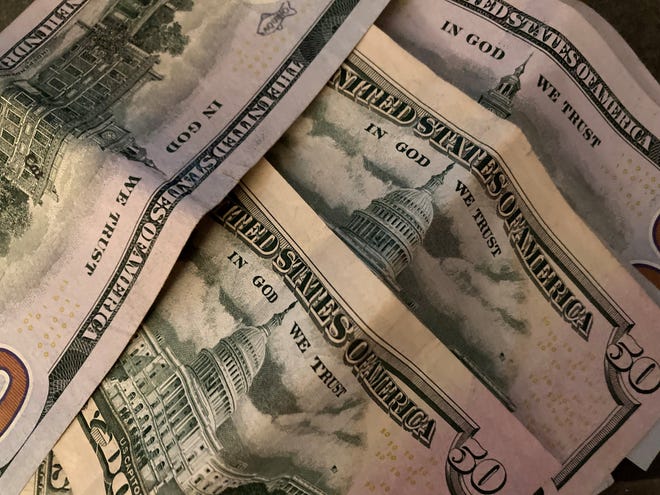 Se advierte a los consumidores que los estafadores se hacen pasar por bancos para engañar a los consumidores para que les transfieran efectivo a través de aplicaciones de pago de persona a persona.