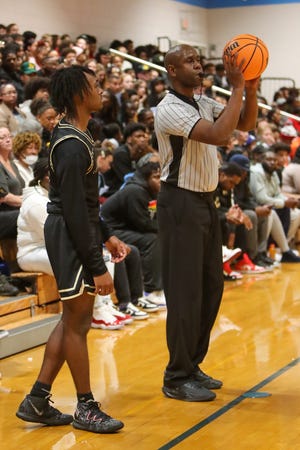 High school basketball officials are now making 10% more than they were before the start of 2023.