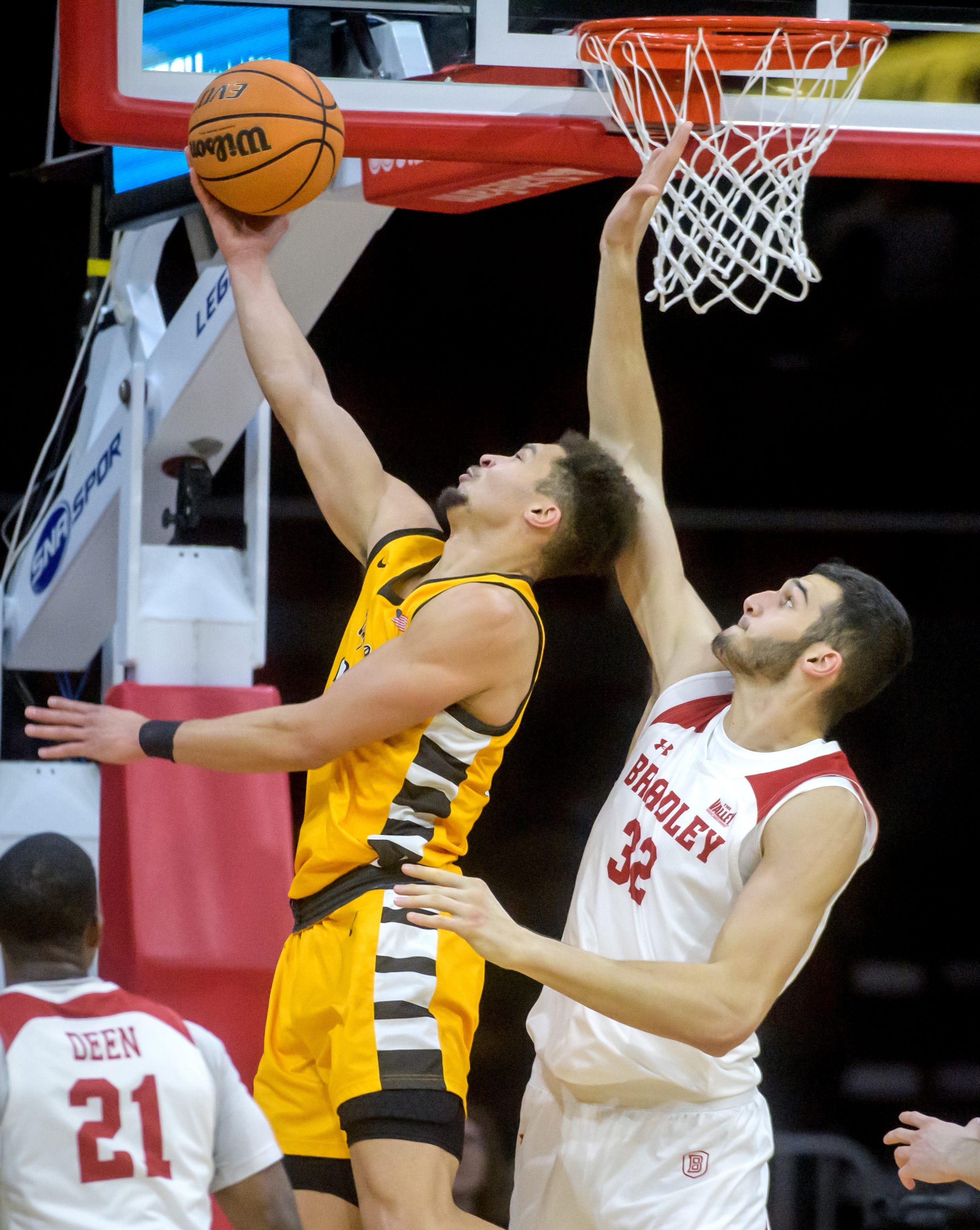 how-bradley-basketball-landed-7-foot-1-serbian-recruit-ahmet-jonovic