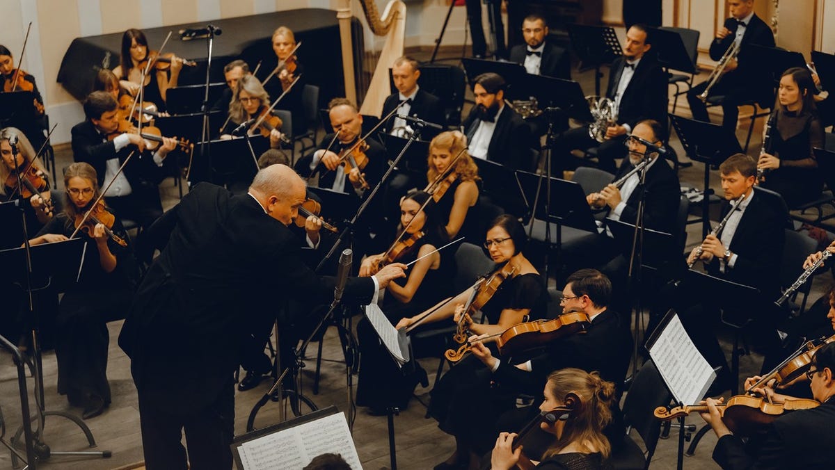 Український оркестр гастролює в Сарасоті в умовах війни з Росією