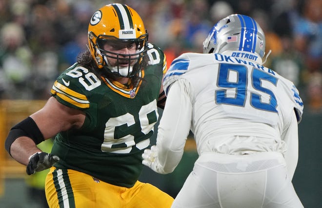 After bouncing in and out of the lineup early in the season while easing back to action following three knee surgeries, left tackle David Bakhtiari returned to his old form and showed he can still play at a high level.