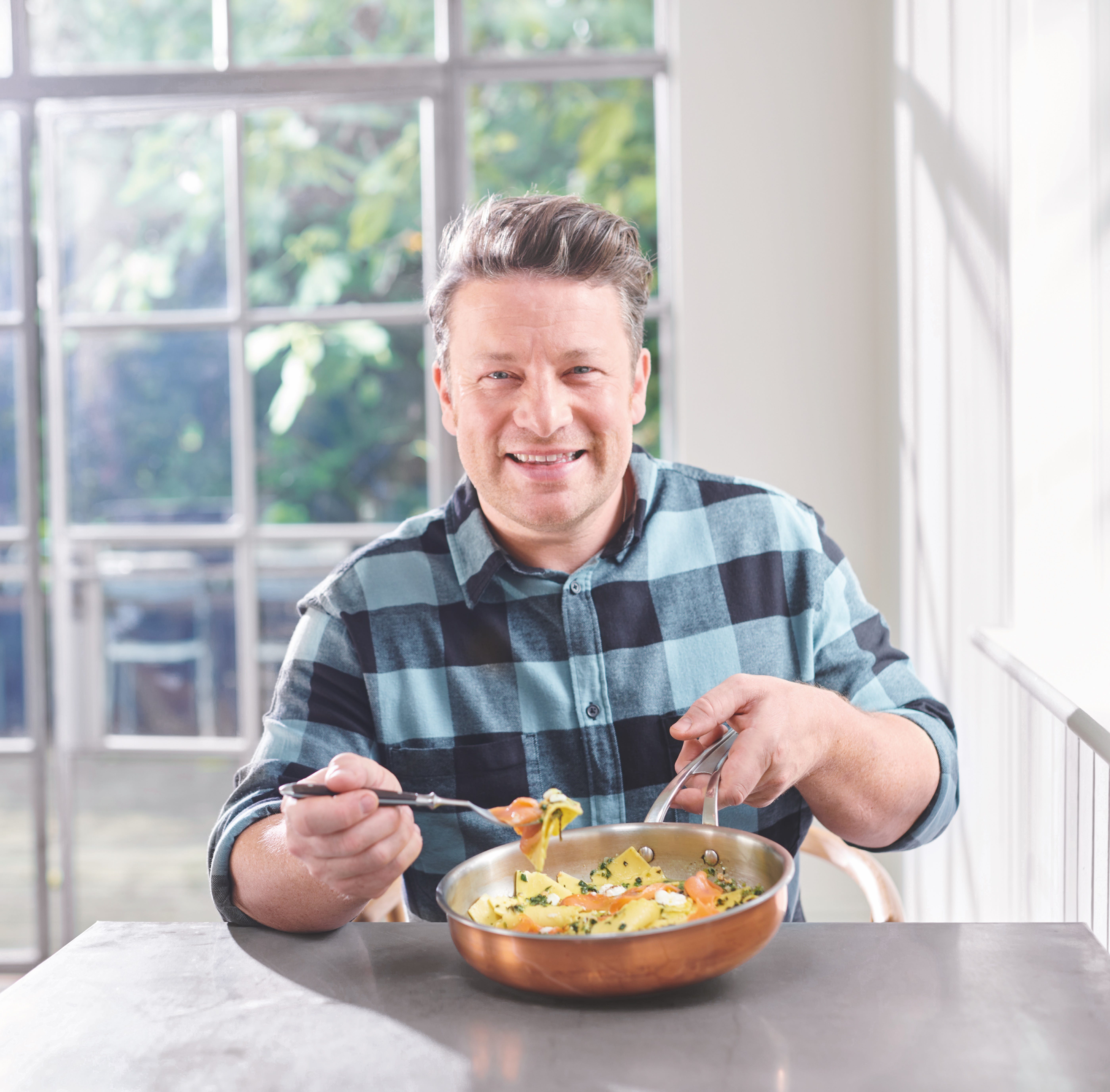 vrek plank Slechte factor Jamie Oliver new cookbook is user-friendly: 'People hate washing up'