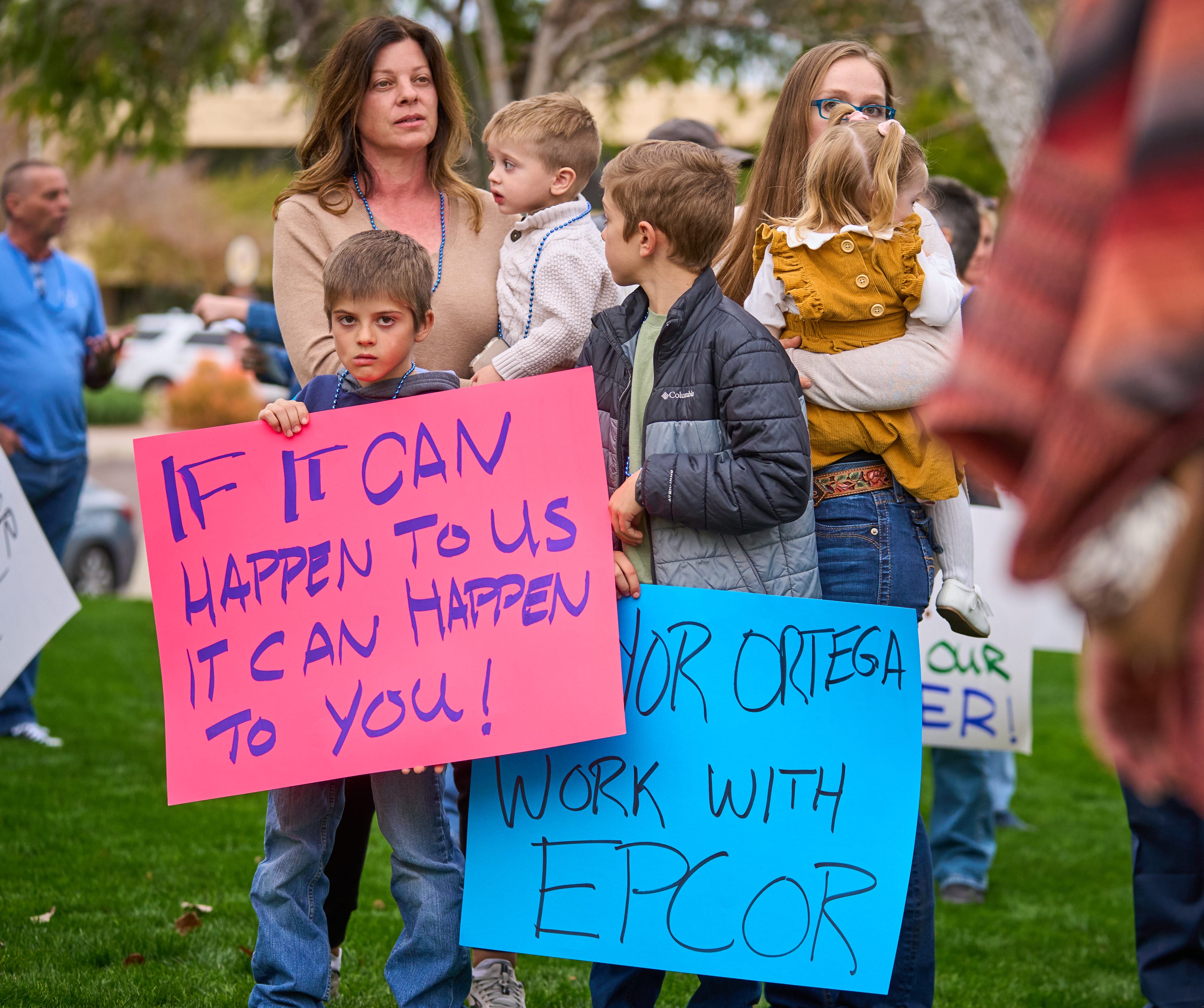 Rio Verde Foothills residents sue Scottsdale over water woes as pressure rises on city