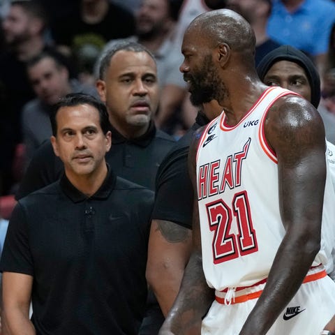 Miami Heat center Dewayne Dedmon argues with head 