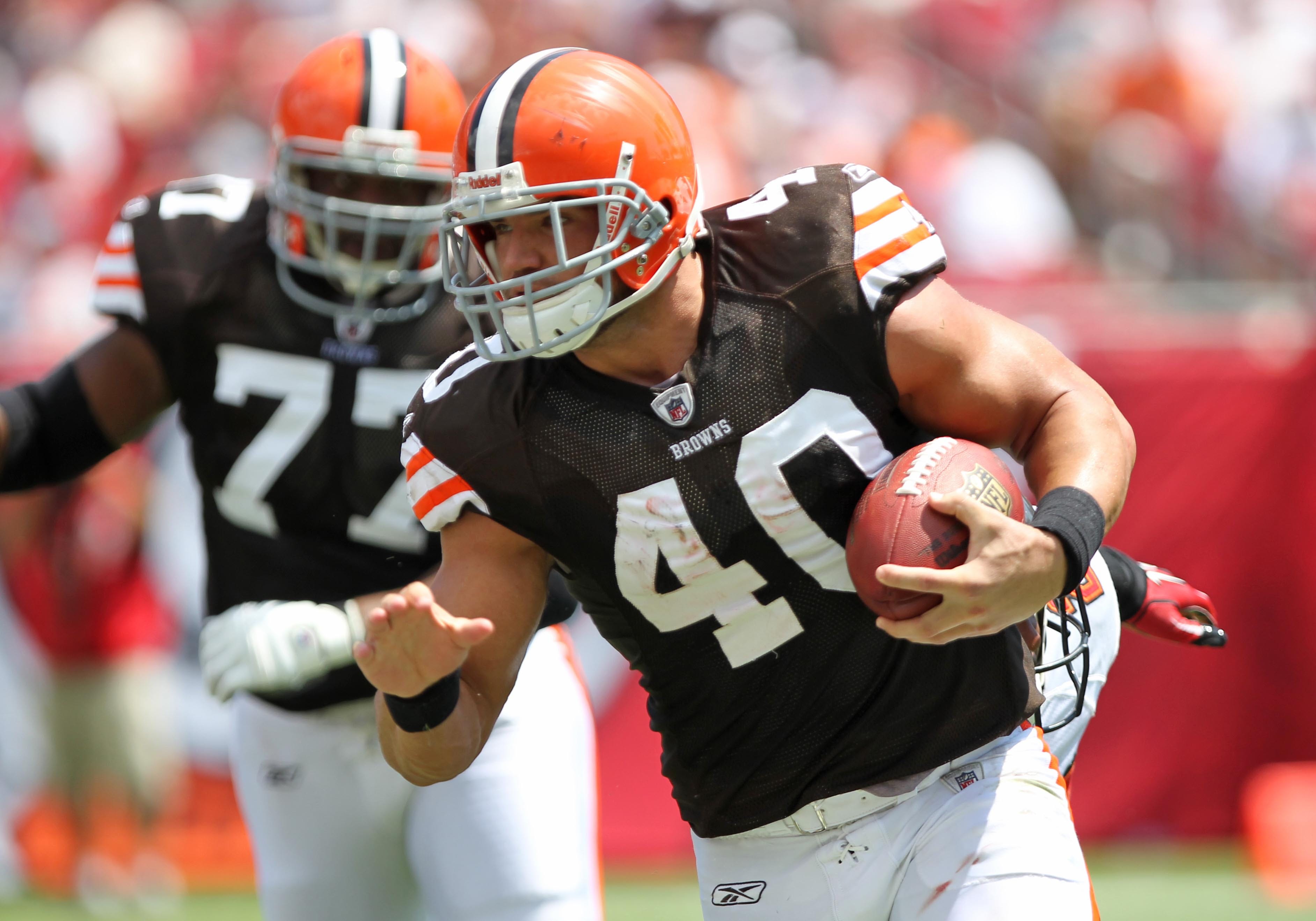 Ex-NFL RB Peyton Hillis discharged from hospital after saving family members in swimming accident