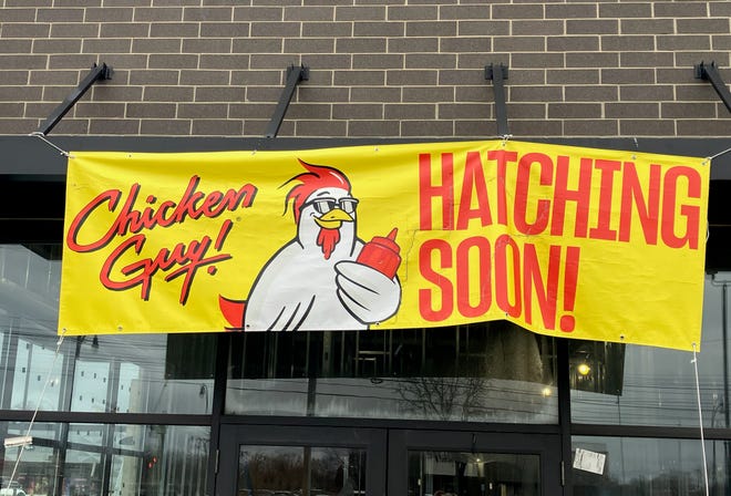 Koki selebriti Guy Fieri akan membuka restoran Chicken Guy di Livonia