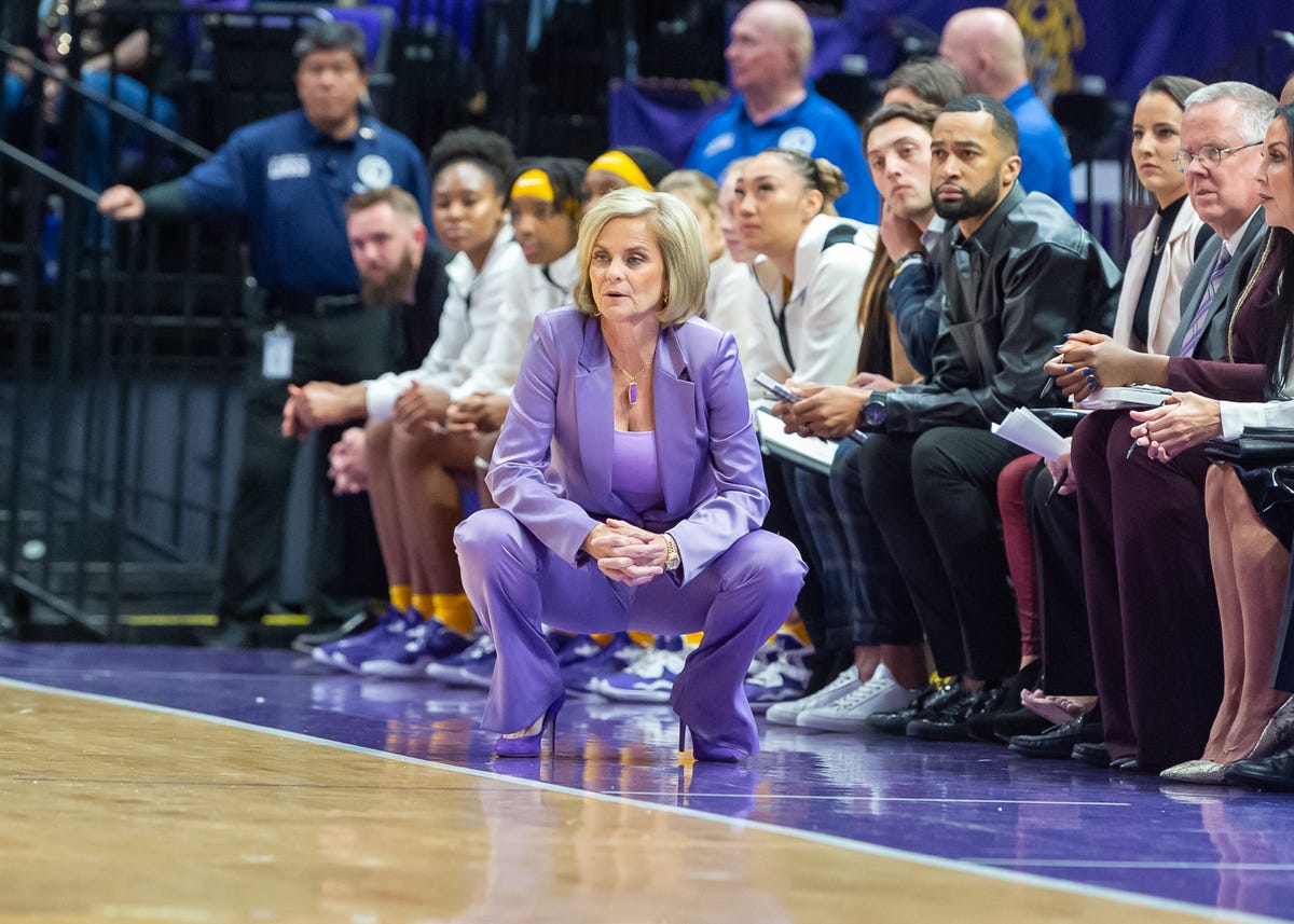 Kim Mulkey: LSU women's basketball 'not supposed to beat' Lady Vols