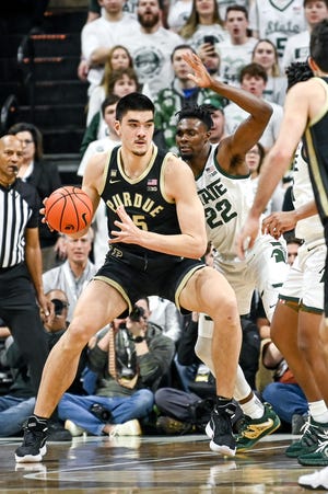 Michigan State's Mady Sissoko, right, guards Purdue's Zach Edey during the first half on Monday, Jan. 16, 2023, at the Breslin Center in East Lansing.