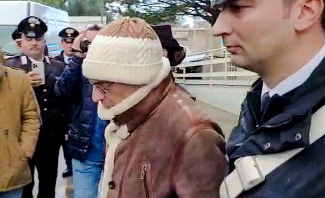 Η ιταλική αστυνομία συνέλαβε το αφεντικό της μαφίας της Σικελίας, Ματέο Μεσίνα Ντενάρο
