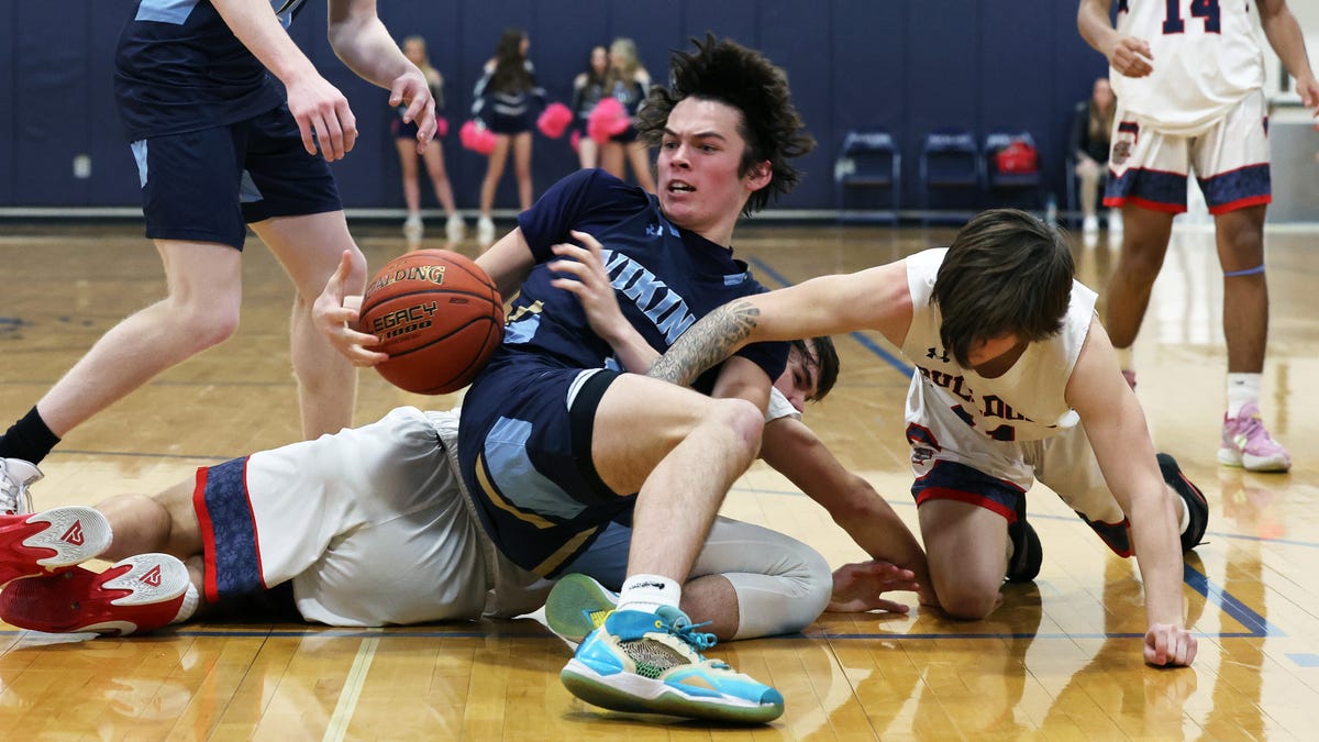 PHOTOS: East Bridgewater boys basketball vs. Rockland