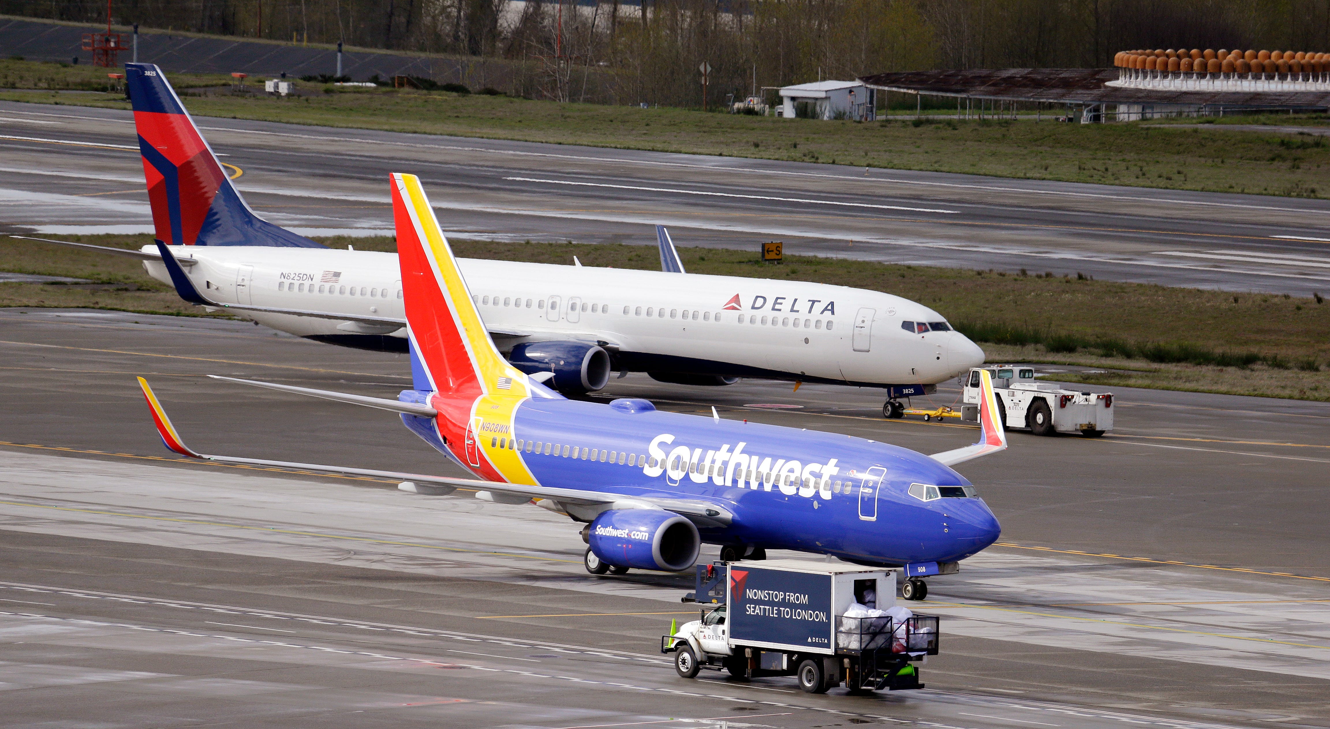 'SNL': Southwest Airlines apologizes for mass holiday cancellations, offers absurd solutions