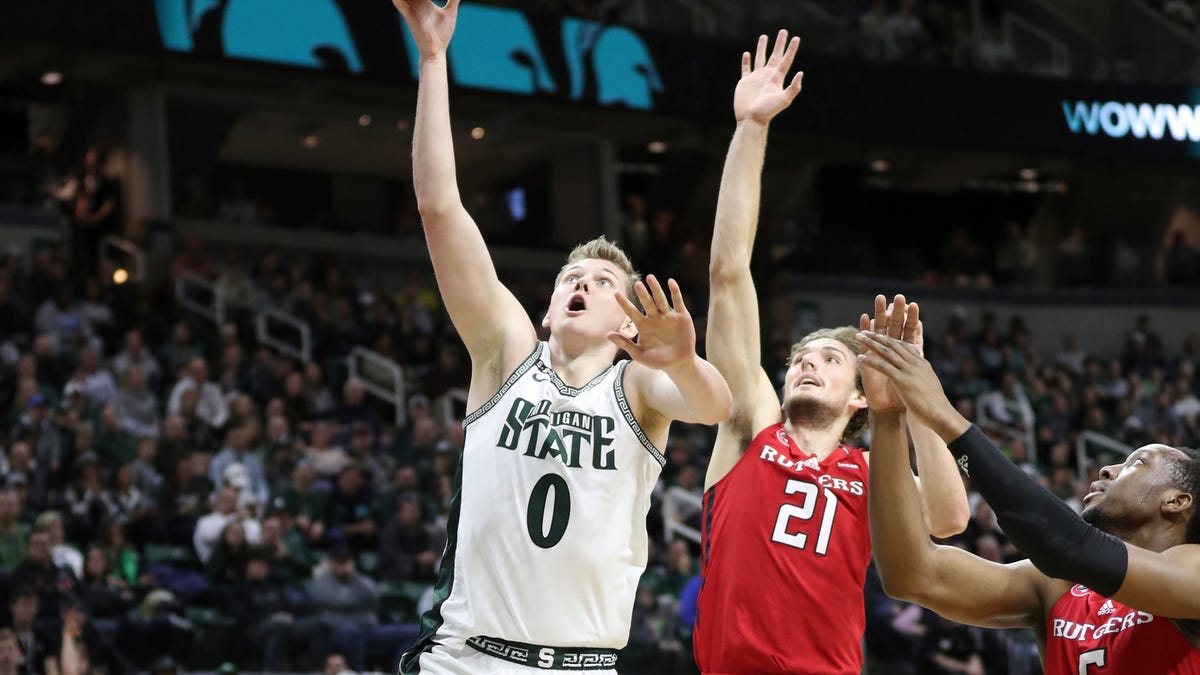 Michigan State basketball player Jackson Kohler pitches Rutgers in a 70-56 win
