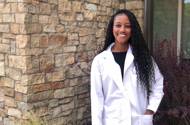 Brionna Cunningham, an MTSU senior studying biology, is a BlueCross Power of We Diversity Scholarship recipient. Providing minority students with financial support is just one way we’re addressing health disparities in Tennessee.