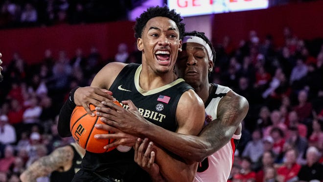 Liam Robbins and Lee Dort out for Vanderbilt basketball against Kentucky