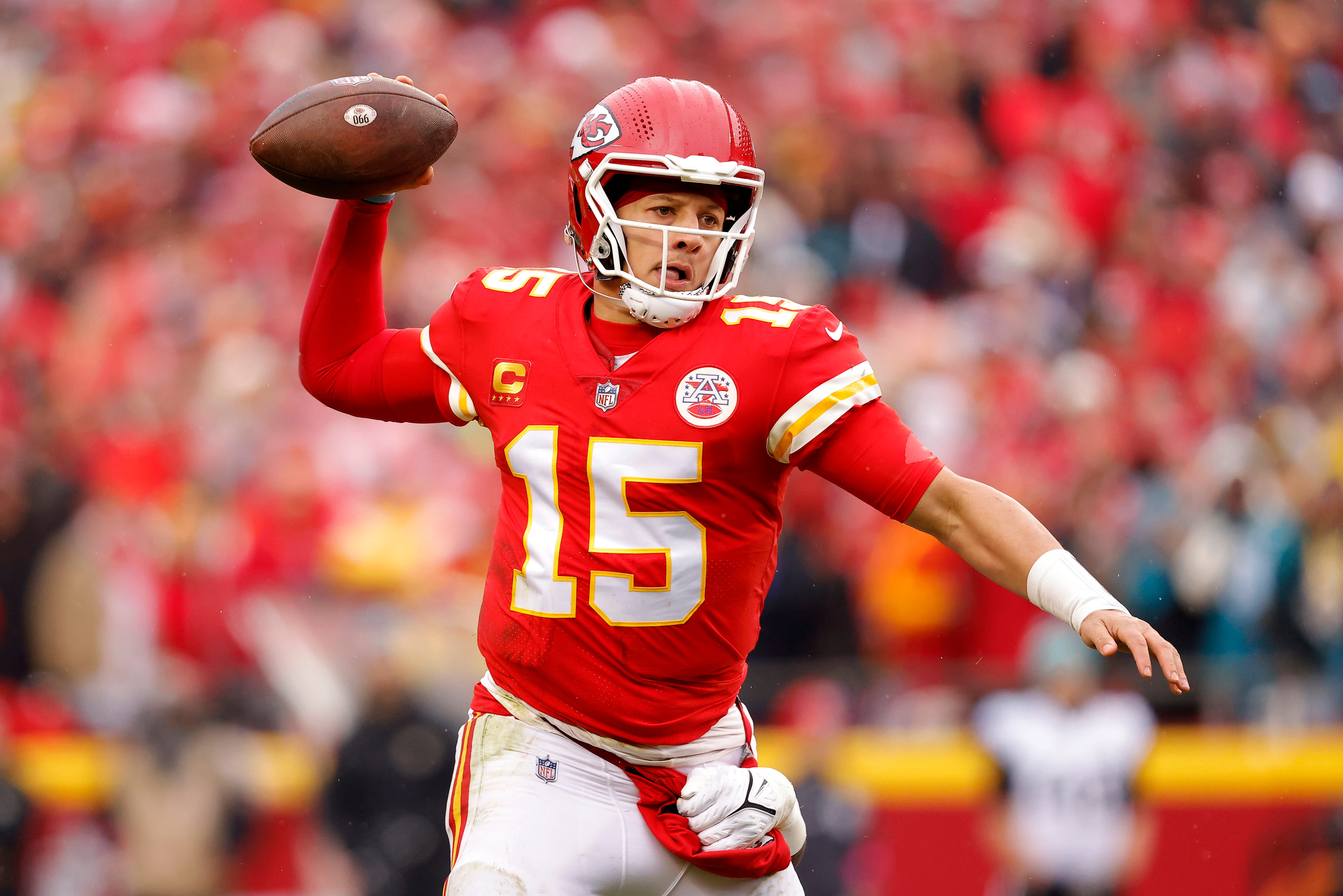 Chiefs QB Patrick Mahomes leaves playoff game with ankle injury; Chad Henne enters