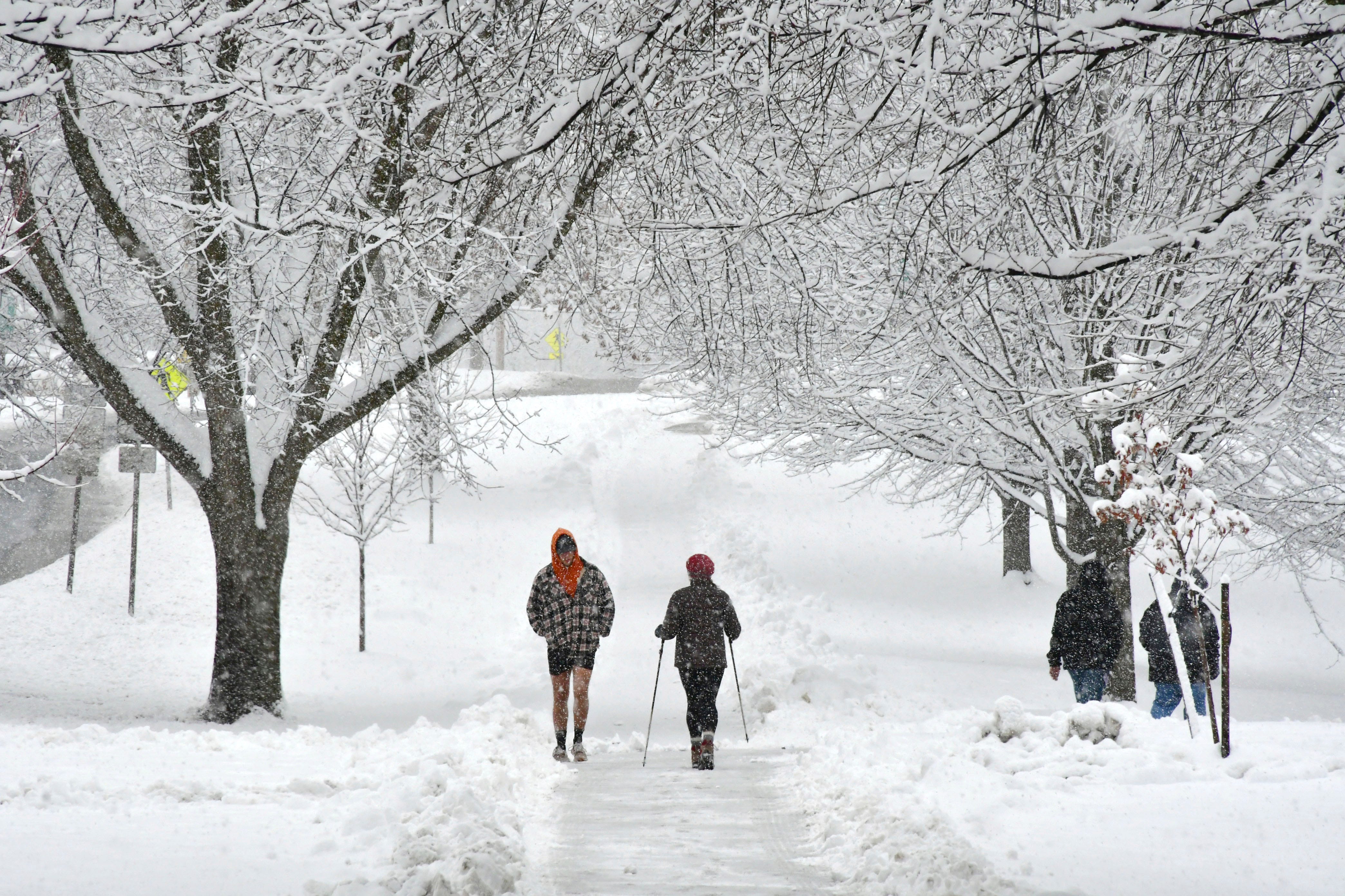 18 million people under winter storm warning stretching from New Mexico to Ohio: Snow forecast updates