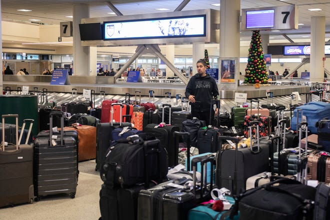 Baggage carousel at Midway Airport in Chicago on Dec. 27, 2022.