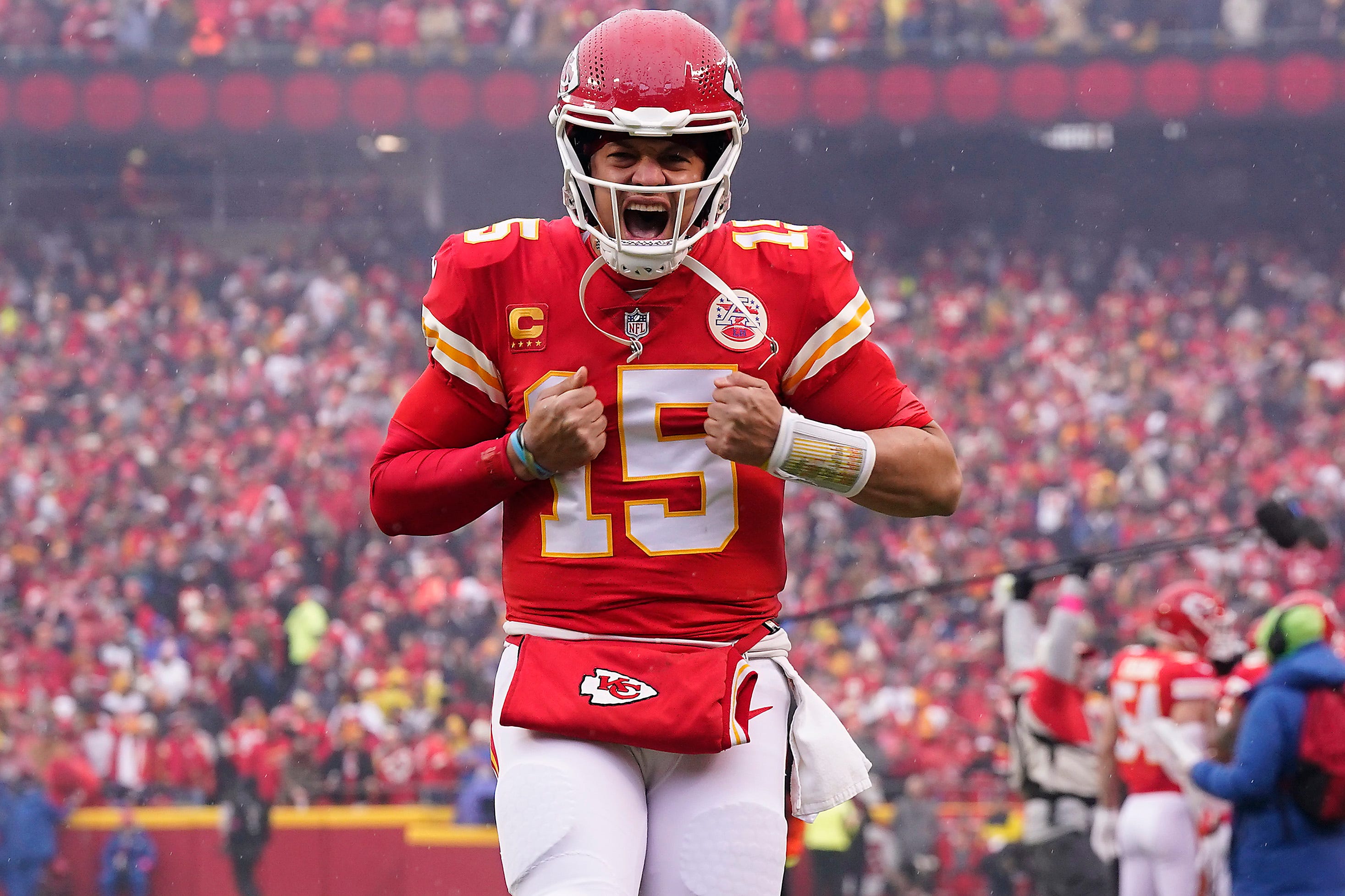 Chiefs QB Patrick Mahomes to practice as he deals with high ankle sprain: 'It's doing good'