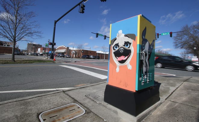 Public art that painted on a city-owned traffic signal box at the corner of East Main Avenue and North Oakland Street in Gastonia Thursday morning, Jan. 26, 2023.