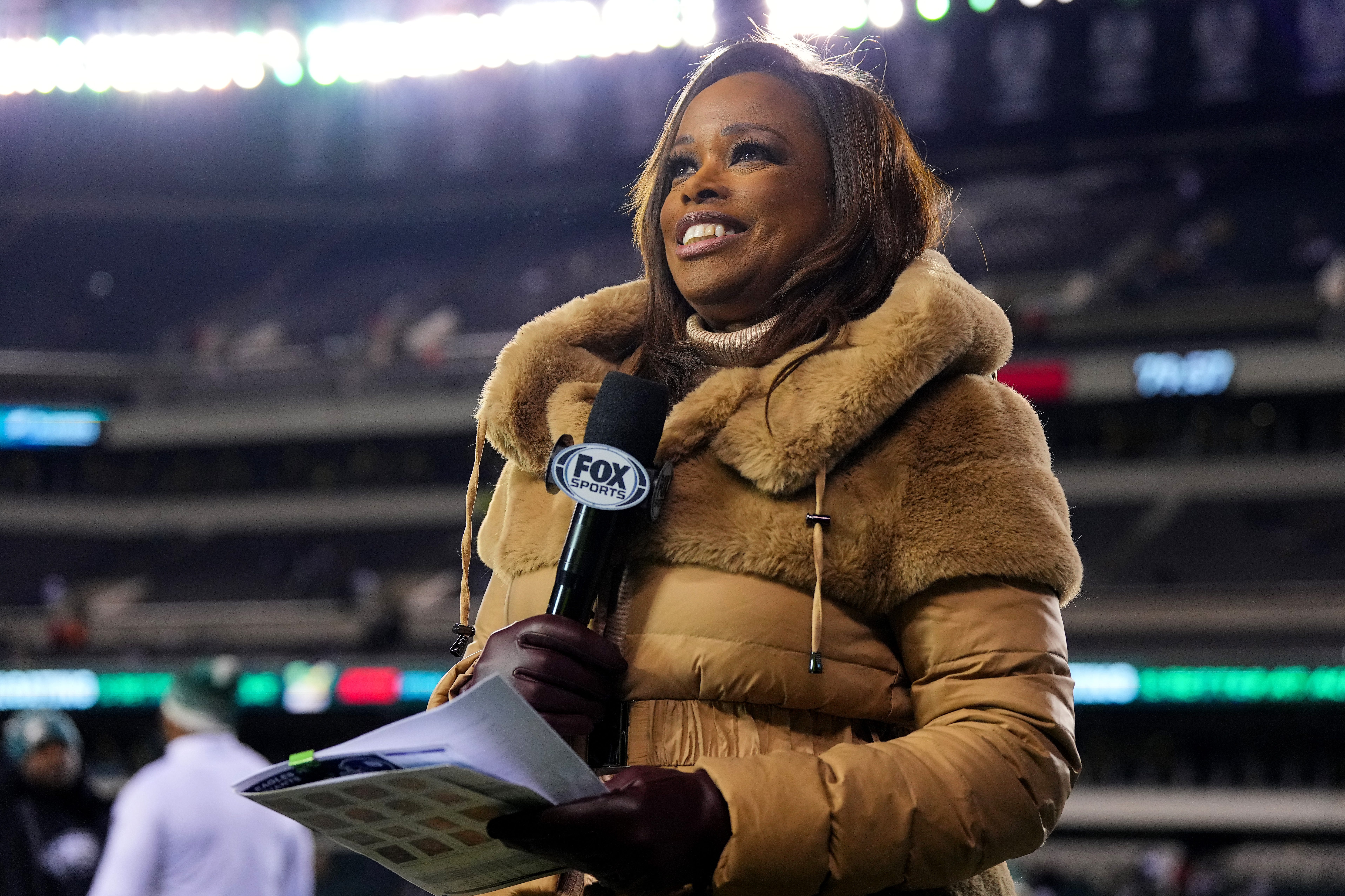 Pam Oliver will return to Fox Sports for 29th season as NFL sideline reporter