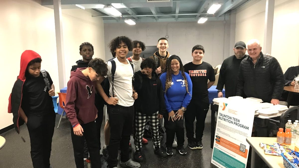 Teen Nutrition Program offers free meals from Home Plate Teen Nutrition Program offers free meals from Home Plate