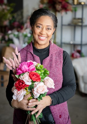 Deshara Bohanna of Design Fetish builds a Des Moines floral enterprise Deshara Bohanna of Design Fetish builds a Des Moines floral enterprise