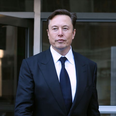 Tesla and Twitter CEO Elon Musk leaves the Phillip