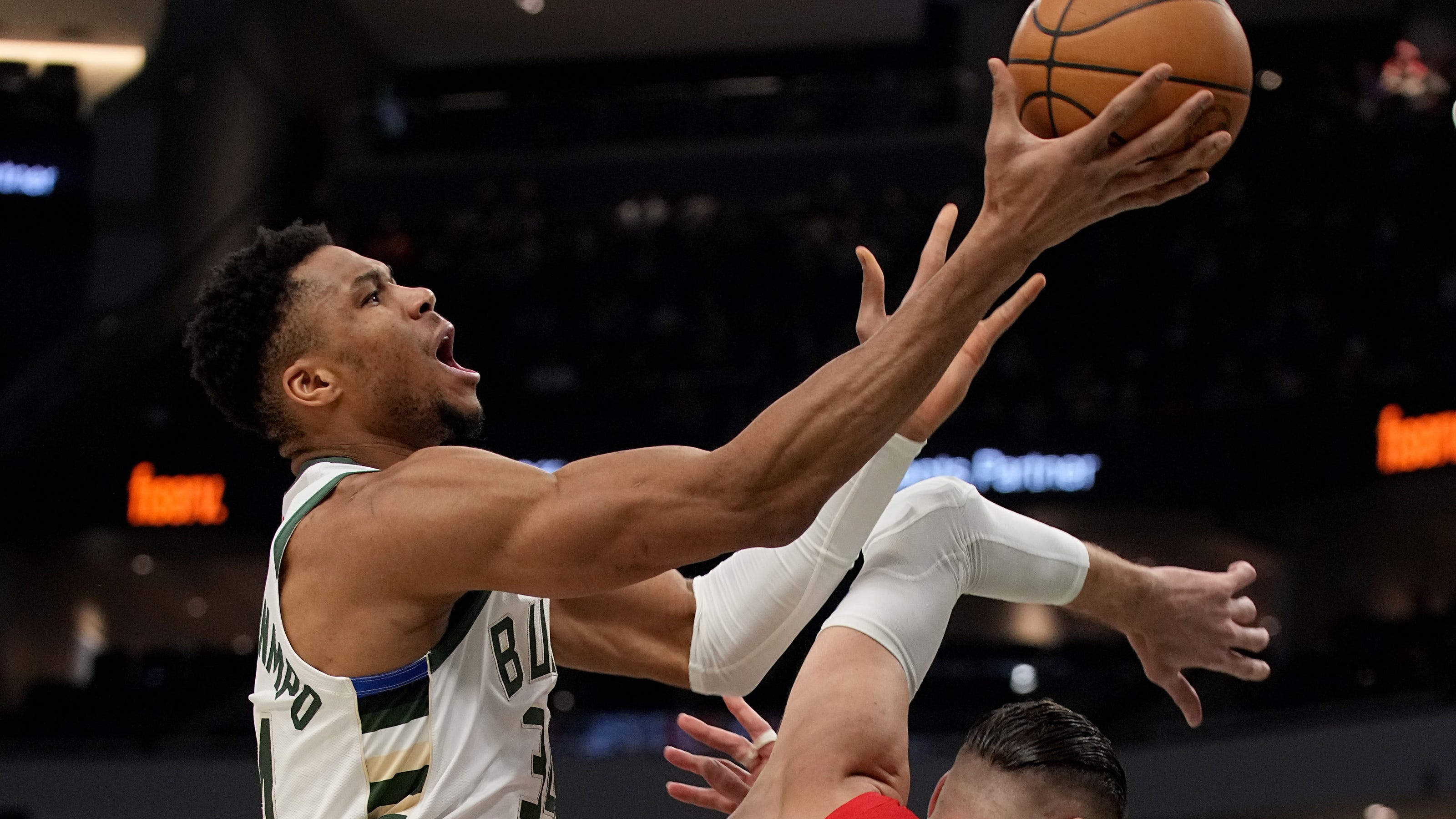 Giannis Antetokounmpo dazzles with 50 points as Bucks top Pelicans