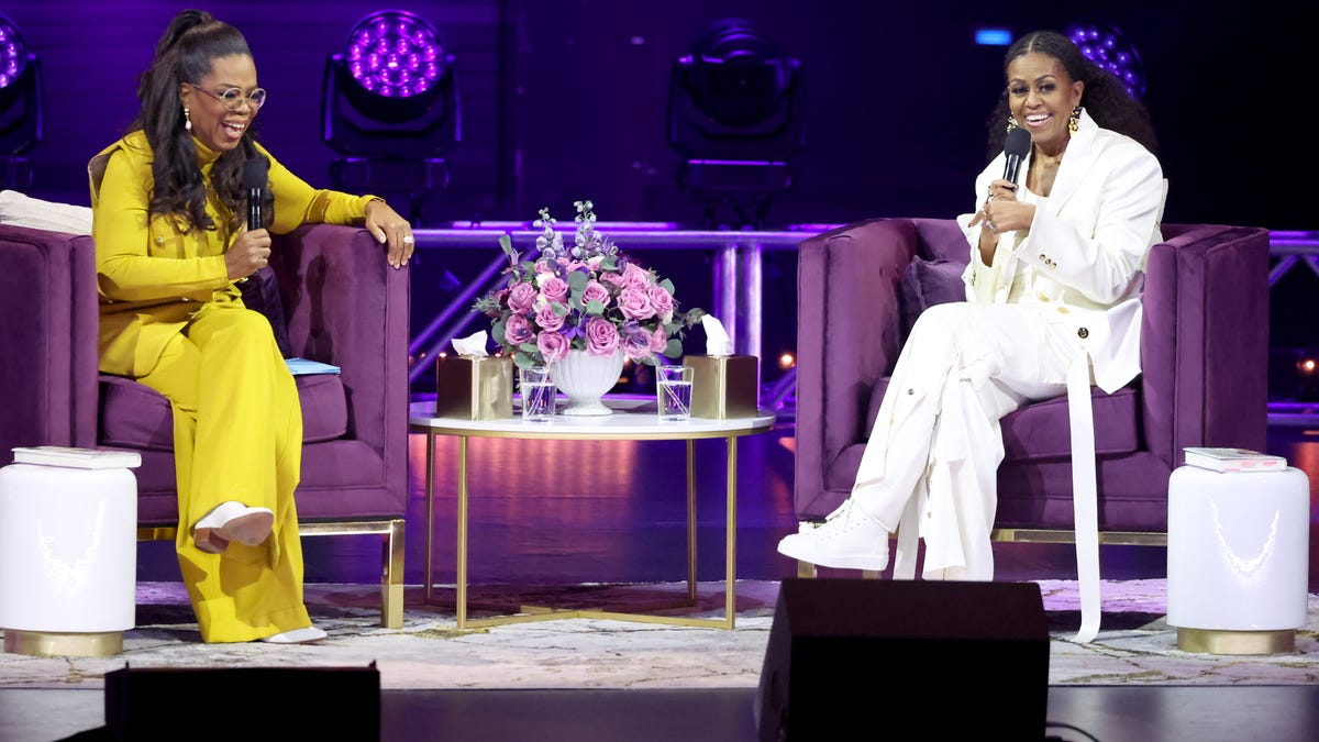 INGLEWOOD, CALIFORNIA - DECEMBER 13: (L-R) Oprah Winfrey and Michelle Obama speak onstage during The Light We Carry: Overcoming in Uncertain Times - in Conversation with Michelle Obama at YouTube Theater on December 13, 2022 in Inglewood, California. (Photo by Amy Sussman/Getty Images for ABA) ORG XMIT: 775876859 ORIG FILE ID: 1245784604