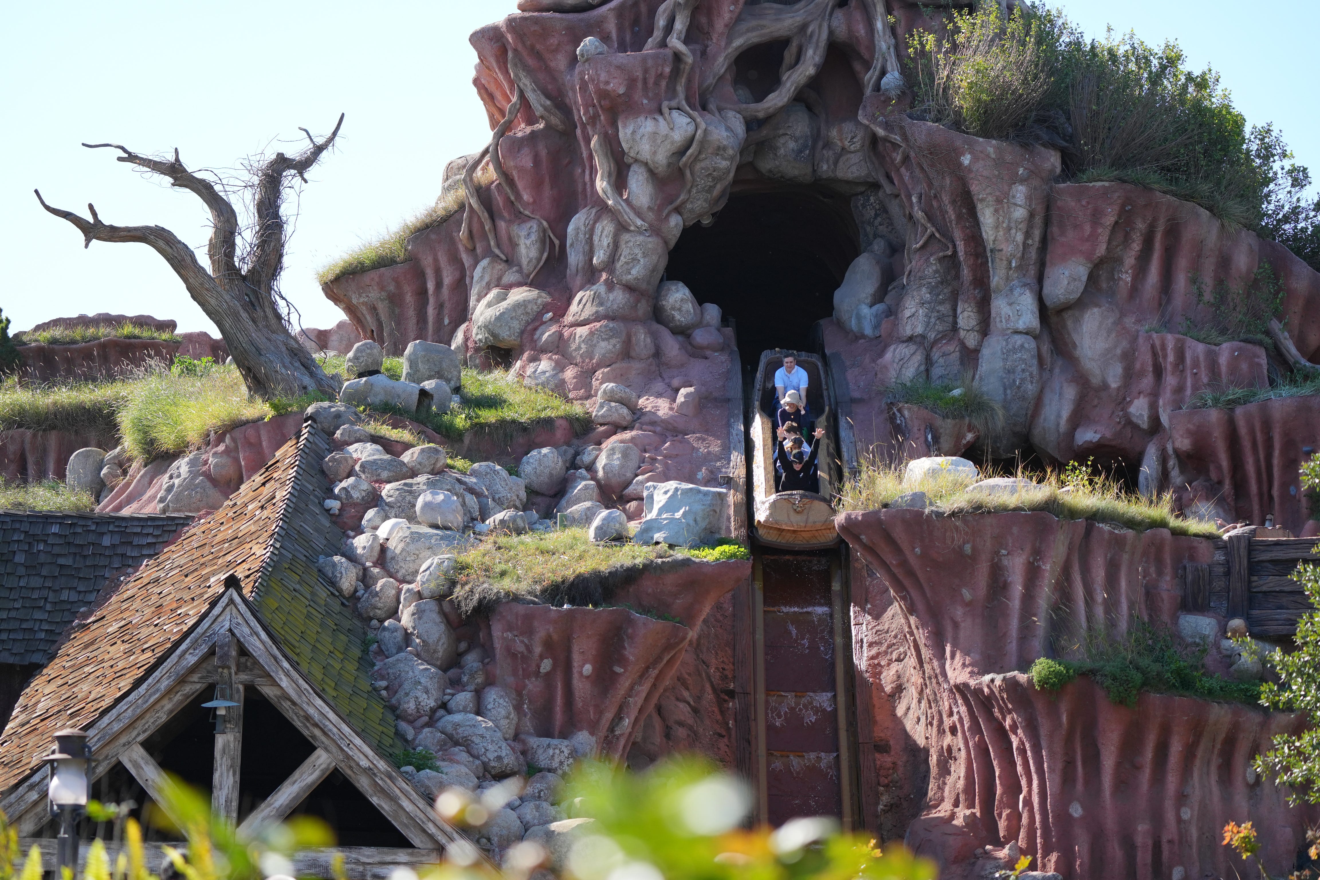 Splash Mountain closing at Disneyland: Why it shut down and what Disney plans next.