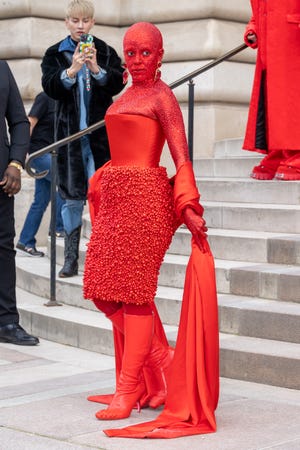 46e6ce14-cb8e-45f1-b3c4-d9b27addfbba-GTY_1458726156 Angela Bassett, Austin Butler, Doja Cat, Ali Wong