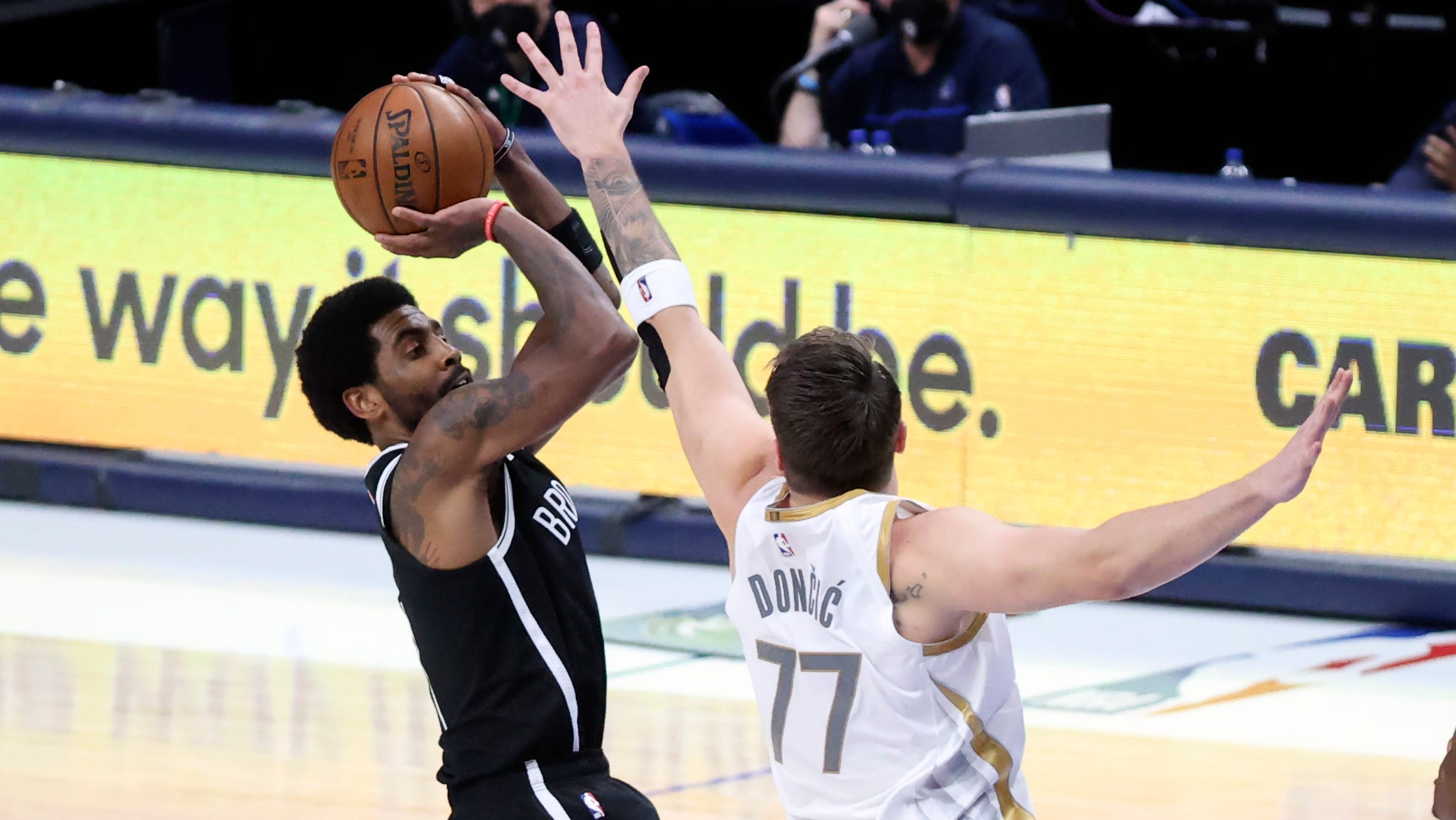 Nets trade Kyrie Irving to Mavericks in package for Spencer Dinwiddie