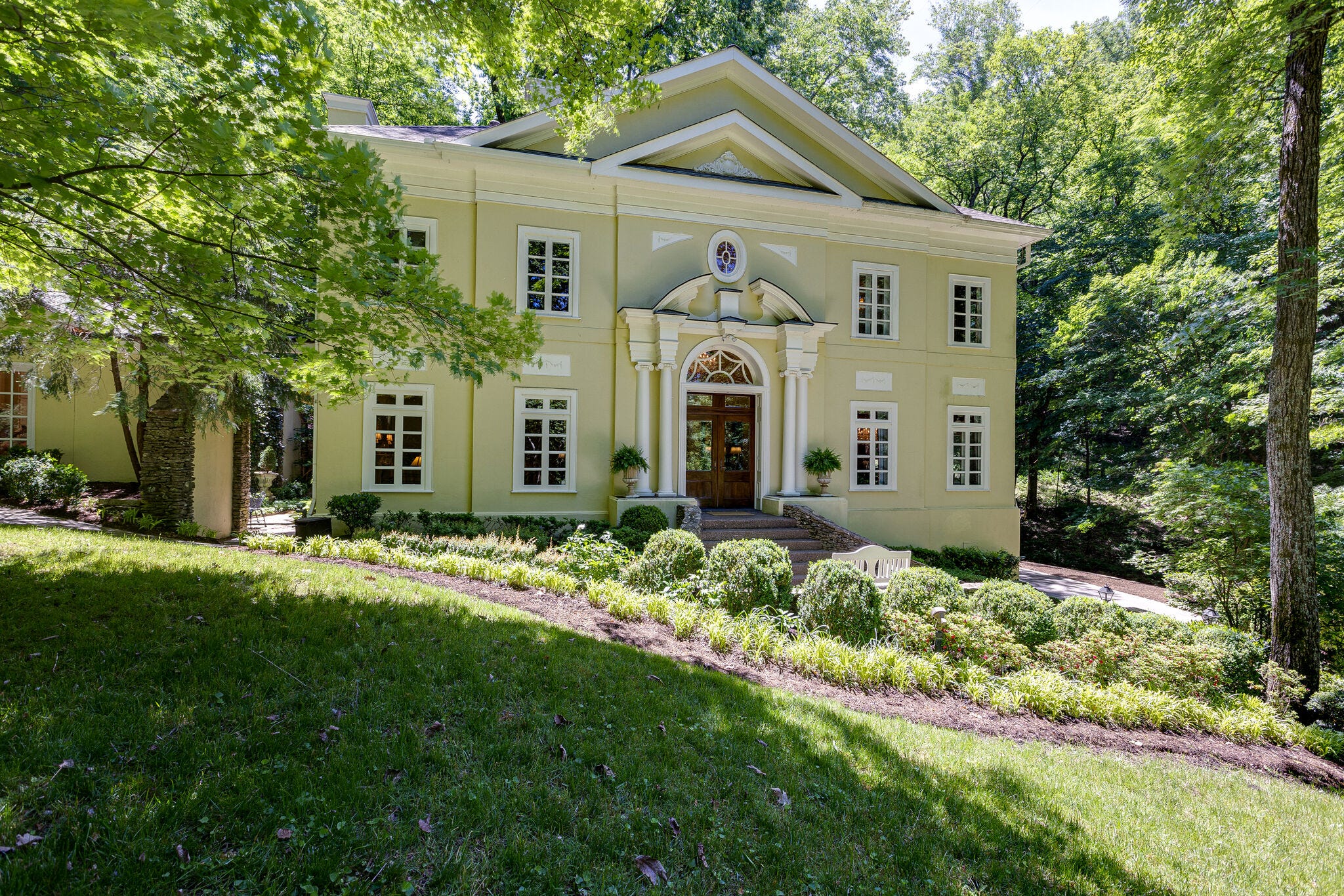 Peek inside: $2.9 million Nashville home offers Georgian-style elegance
