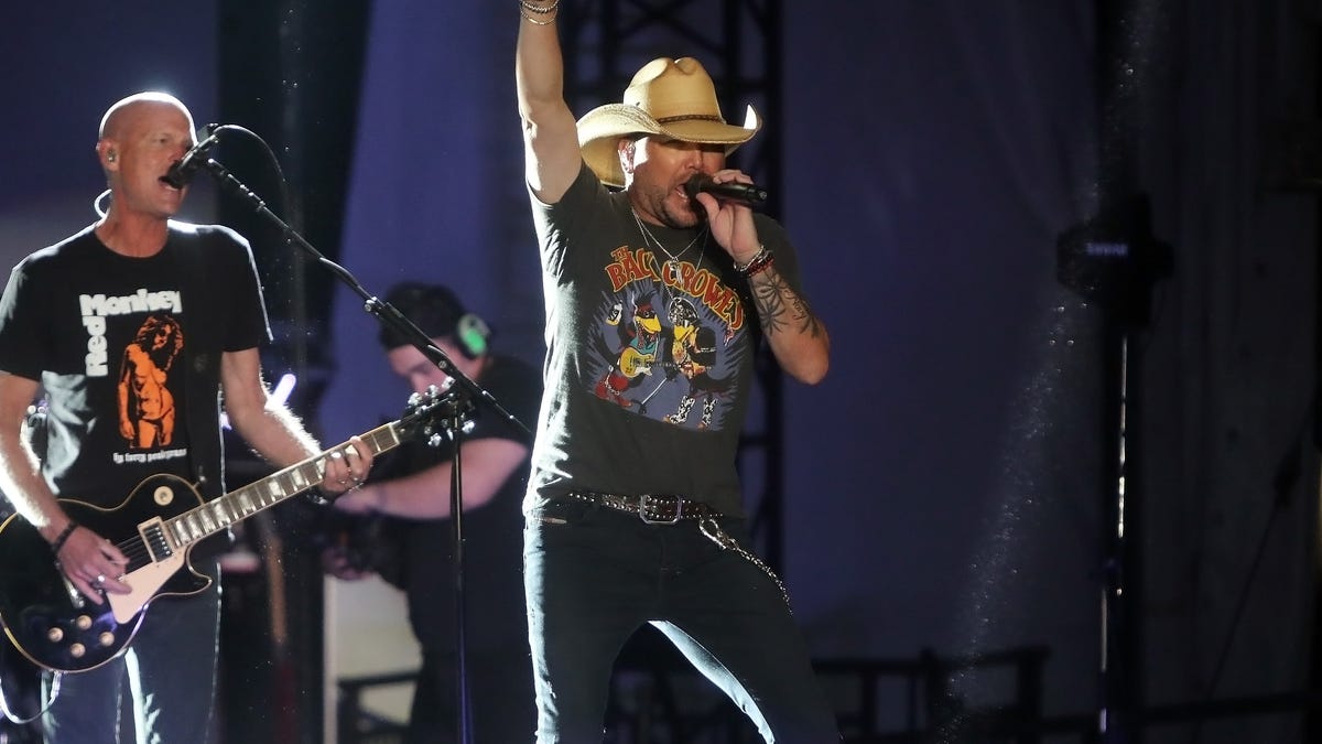 February 9, 2023: Jason Aldean performs at the Coors Light Birds Nest in Scottsdale, Arizona.
