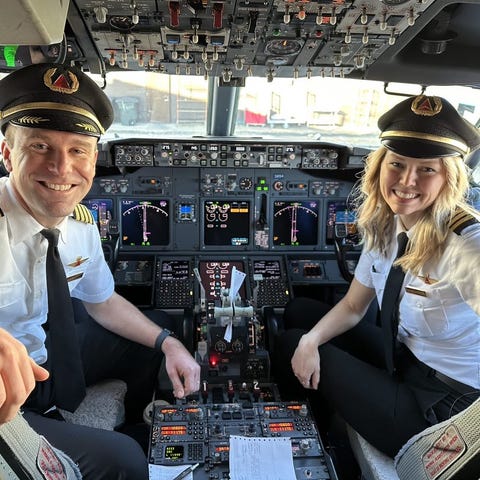 Brent and Kelly Knoblauch are married Delta Air Li