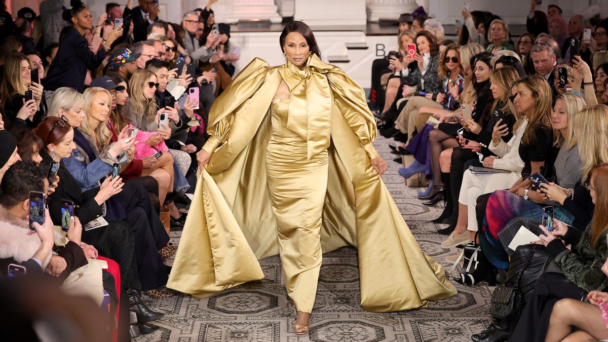 NEW YORK, NEW YORK - FEBRUARY 13: Beverly Johnson walks the runway for Dennis Basso during New York Fashion Week: The Shows on February 13, 2023 in New York City. (Photo by Arturo Holmes/Getty Images) ORG XMIT: 775920227 ORIG FILE ID: 1465648208