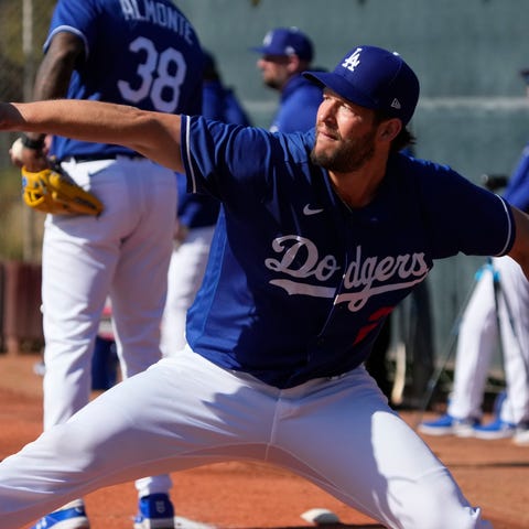 Clayton Kershaw throws a bullpe session on Thursda