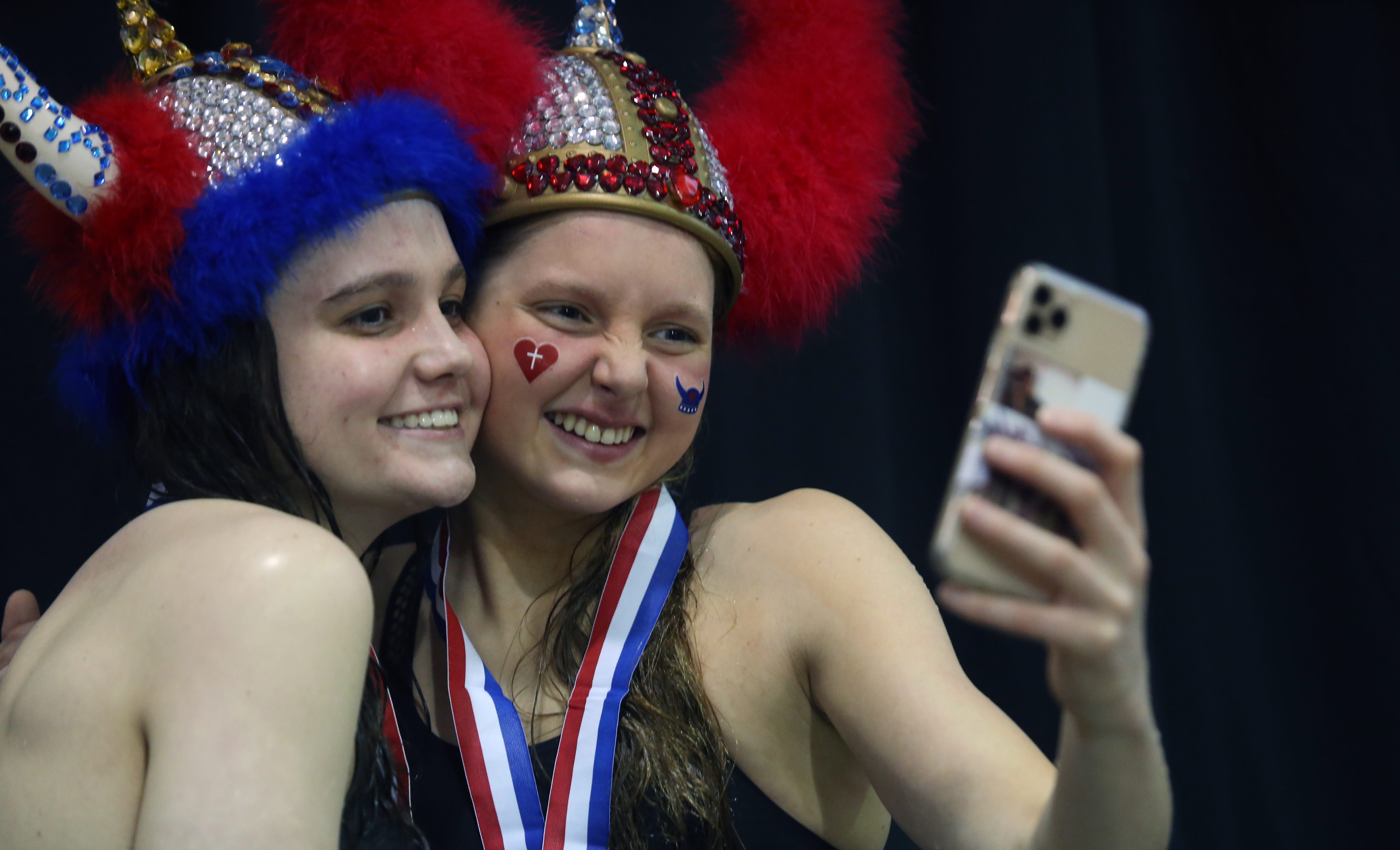 Sacred Heart swimmers 'Crush' KHSAA State Championships again for 11th