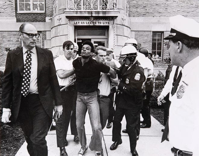Police action at Linden-McKinley High School in 1971