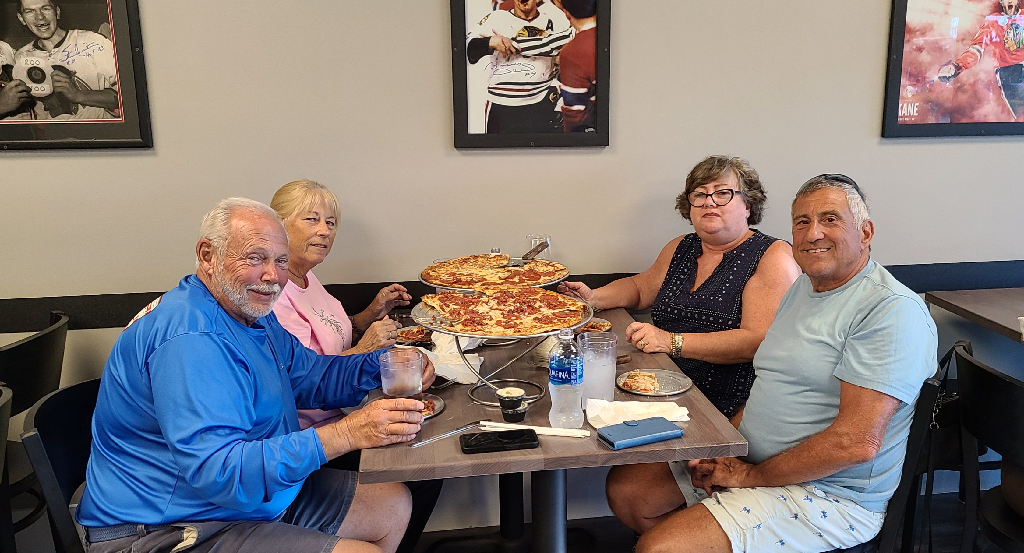 1 new Chicagoland-style pizzeria, 2 fancy wine dinners & 3 deals