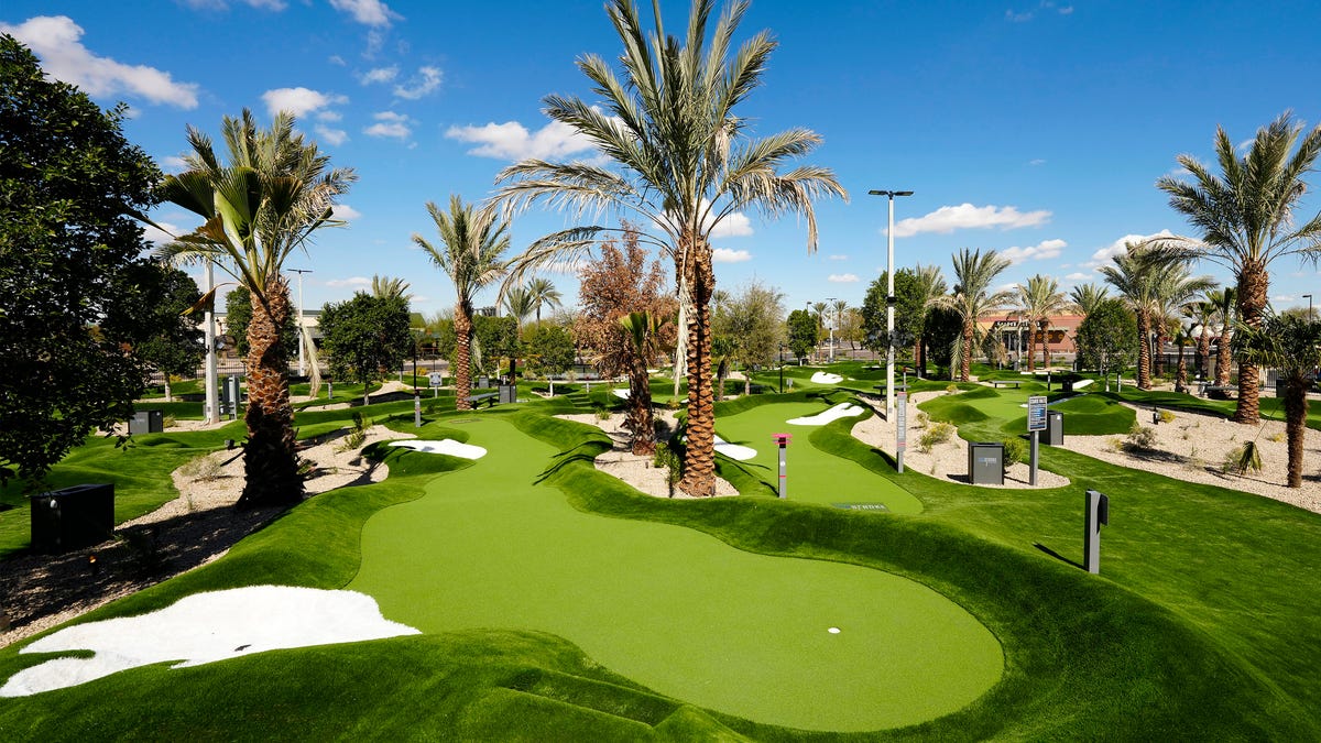 New fun things to do in Phoenix: Putting greens, arcade, trampolines